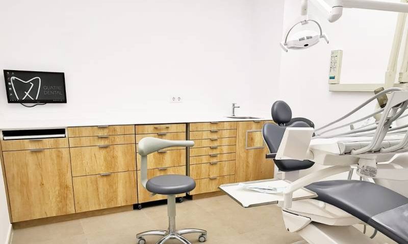 dentistas en mataro de Quatre Dental